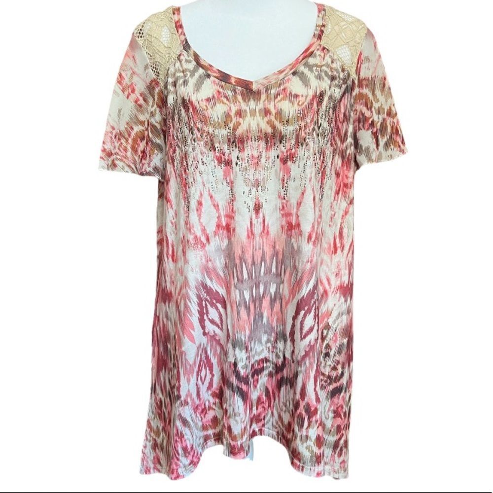 AvenueΒ top with embellishments